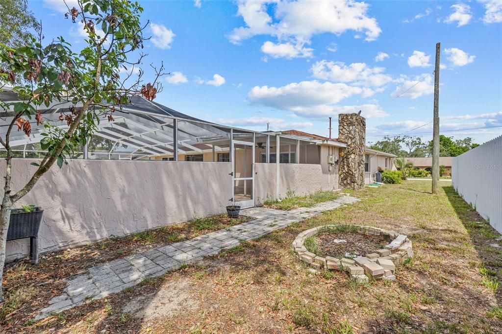 Active With Contract: $319,000 (3 beds, 2 baths, 2012 Square Feet)