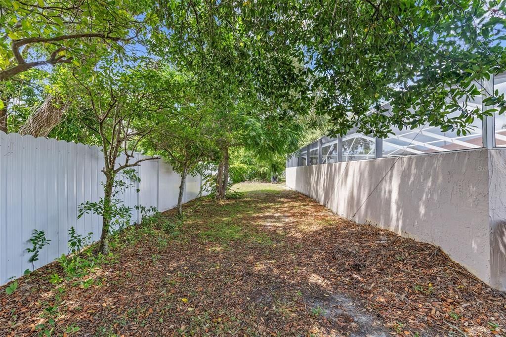 Active With Contract: $319,000 (3 beds, 2 baths, 2012 Square Feet)