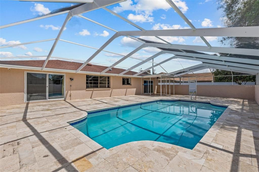 Active With Contract: $319,000 (3 beds, 2 baths, 2012 Square Feet)