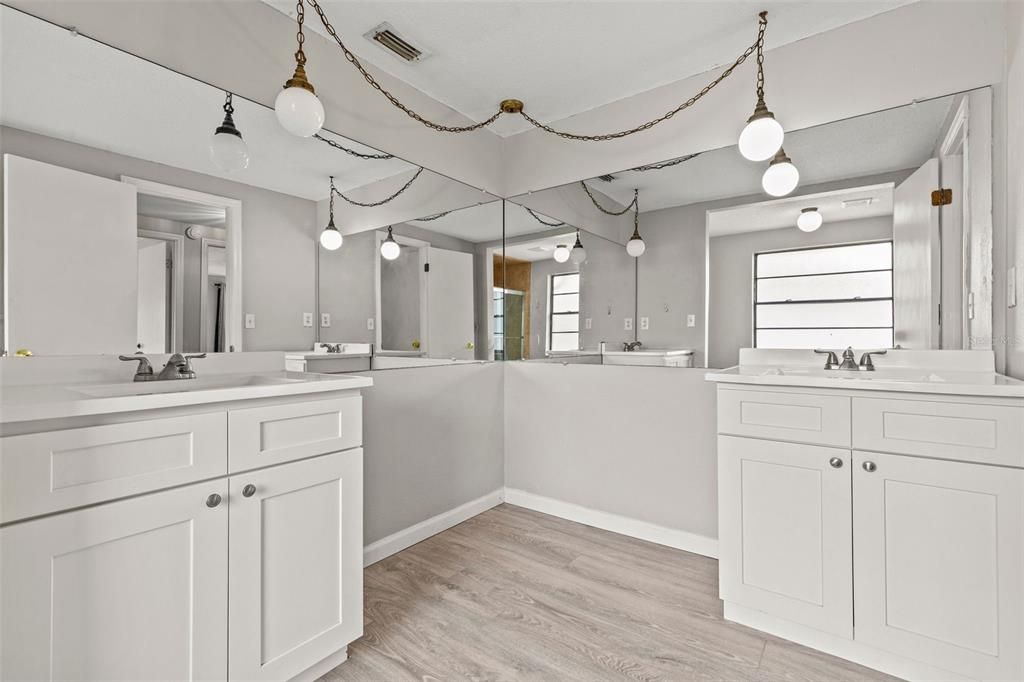 Active With Contract: $319,000 (3 beds, 2 baths, 2012 Square Feet)