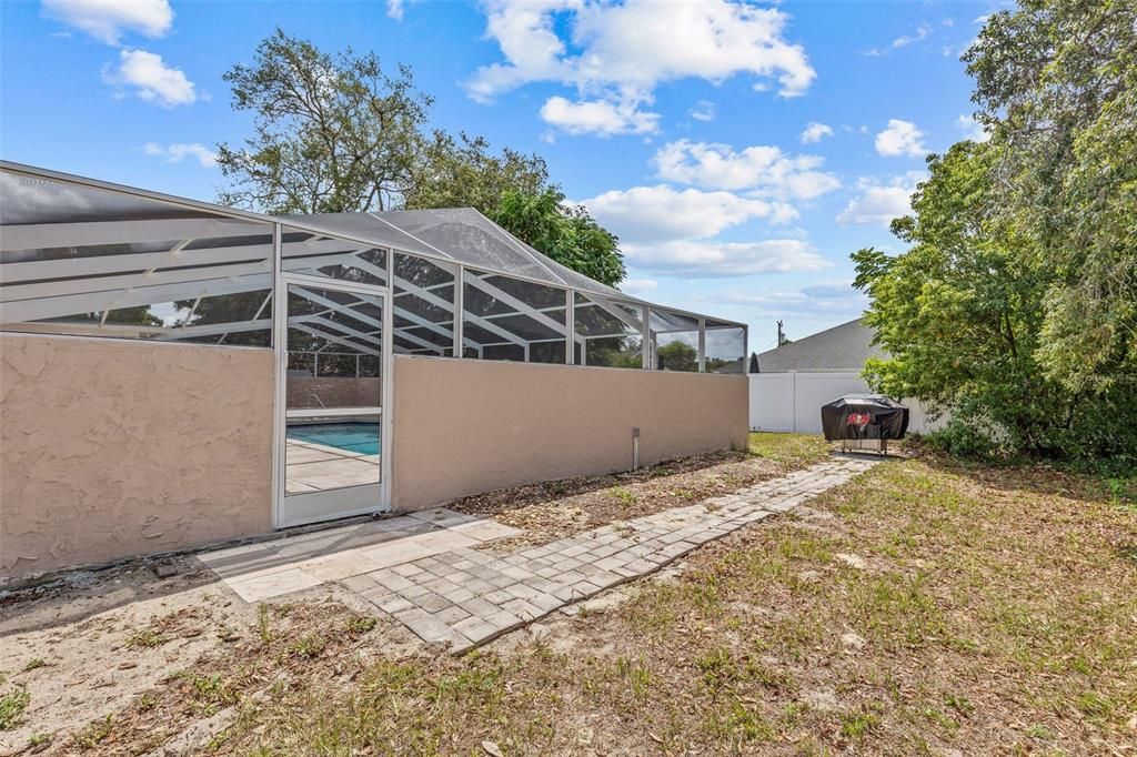Active With Contract: $319,000 (3 beds, 2 baths, 2012 Square Feet)