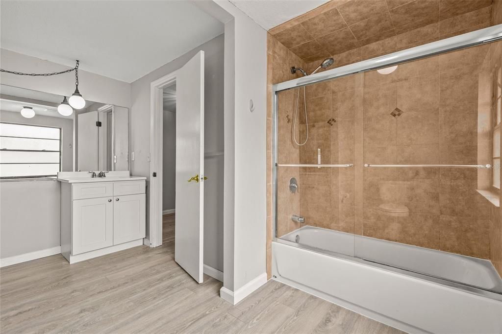 Active With Contract: $319,000 (3 beds, 2 baths, 2012 Square Feet)