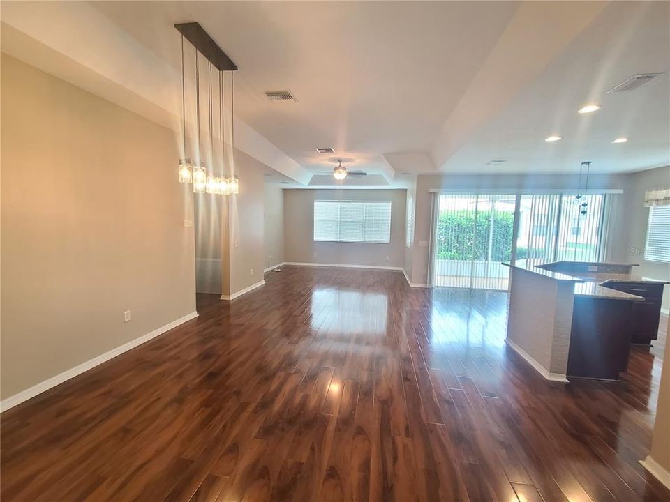 For Rent: $2,600 (3 beds, 2 baths, 1911 Square Feet)
