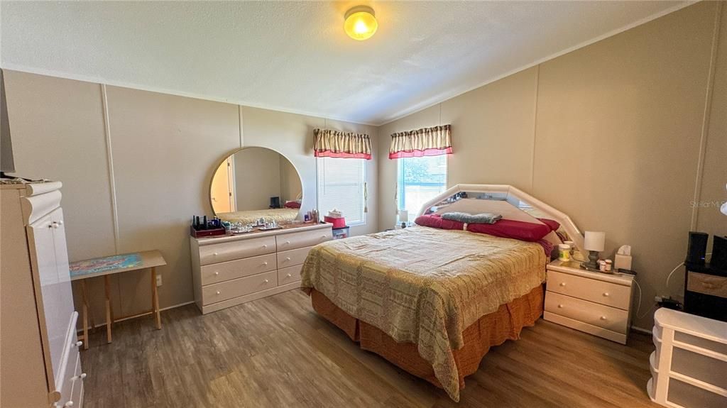 For Sale: $98,600 (3 beds, 2 baths, 1456 Square Feet)