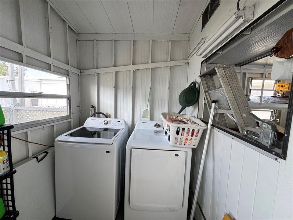 На продажу: $109,000 (2 спален, 1 ванн, 960 Квадратных фут)