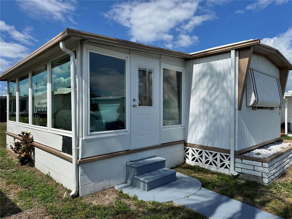 На продажу: $109,000 (2 спален, 1 ванн, 960 Квадратных фут)