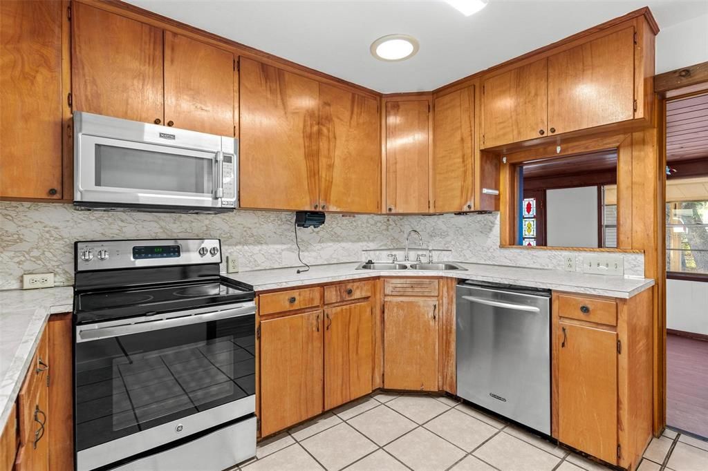 Activo con contrato: $239,900 (3 camas, 1 baños, 1269 Pies cuadrados)