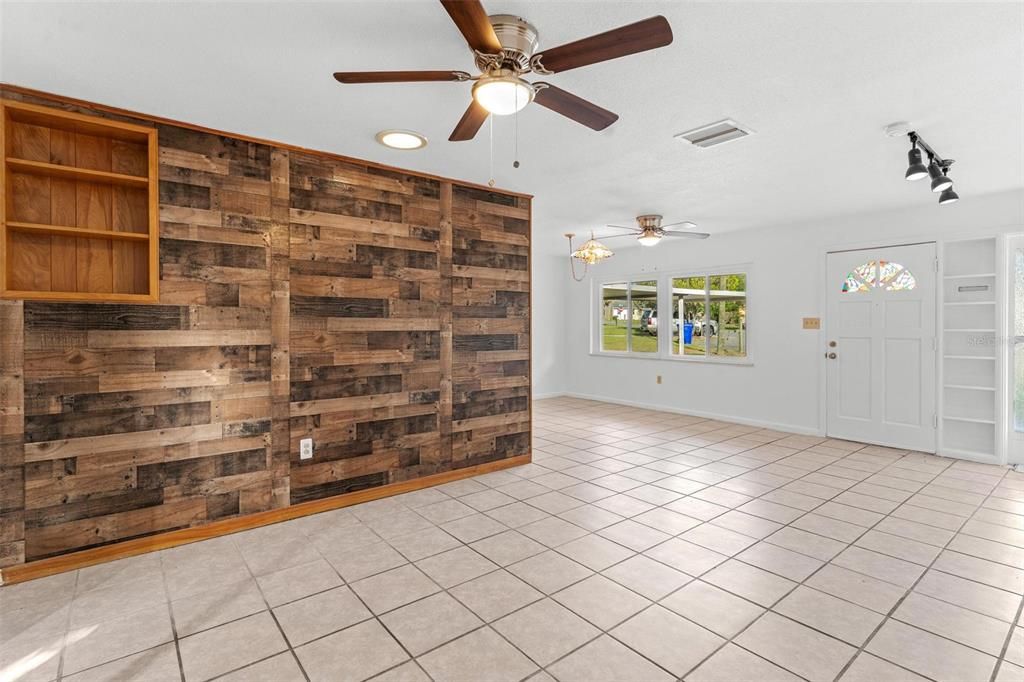 Activo con contrato: $239,900 (3 camas, 1 baños, 1269 Pies cuadrados)