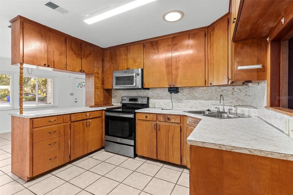 Activo con contrato: $239,900 (3 camas, 1 baños, 1269 Pies cuadrados)