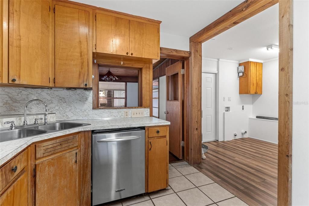 Activo con contrato: $239,900 (3 camas, 1 baños, 1269 Pies cuadrados)