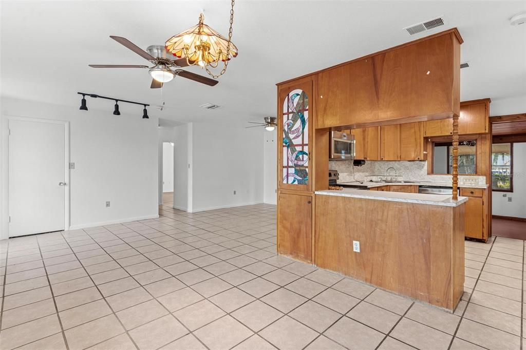 Activo con contrato: $239,900 (3 camas, 1 baños, 1269 Pies cuadrados)