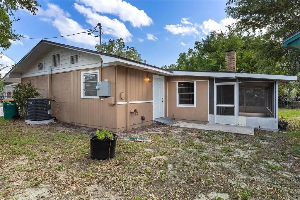 Activo con contrato: $239,900 (3 camas, 1 baños, 1269 Pies cuadrados)