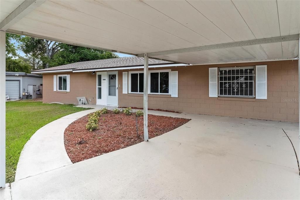 Activo con contrato: $239,900 (3 camas, 1 baños, 1269 Pies cuadrados)