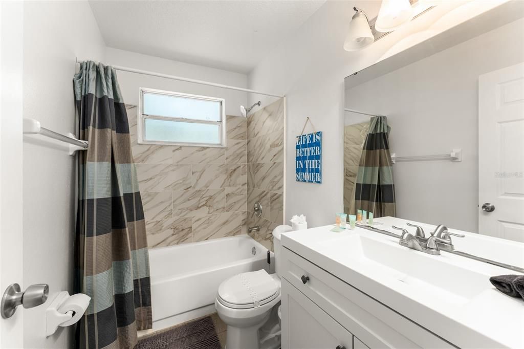 For Sale: $210,000 (3 beds, 2 baths, 1301 Square Feet)