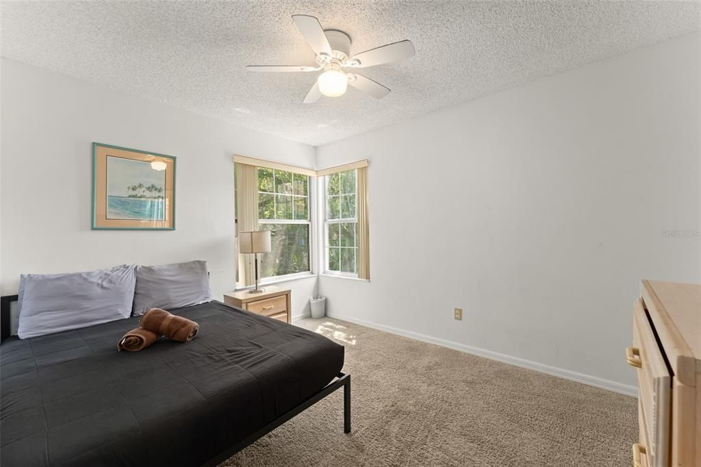 For Sale: $210,000 (3 beds, 2 baths, 1301 Square Feet)