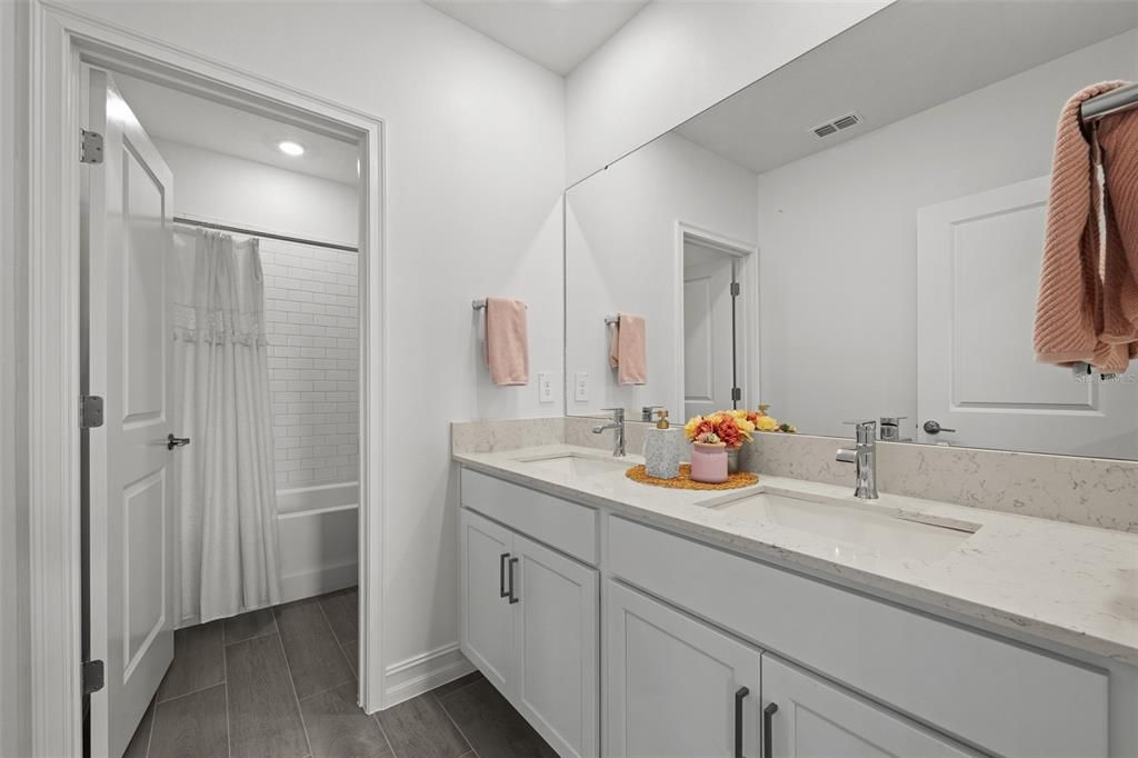 For Sale: $825,000 (5 beds, 4 baths, 3334 Square Feet)