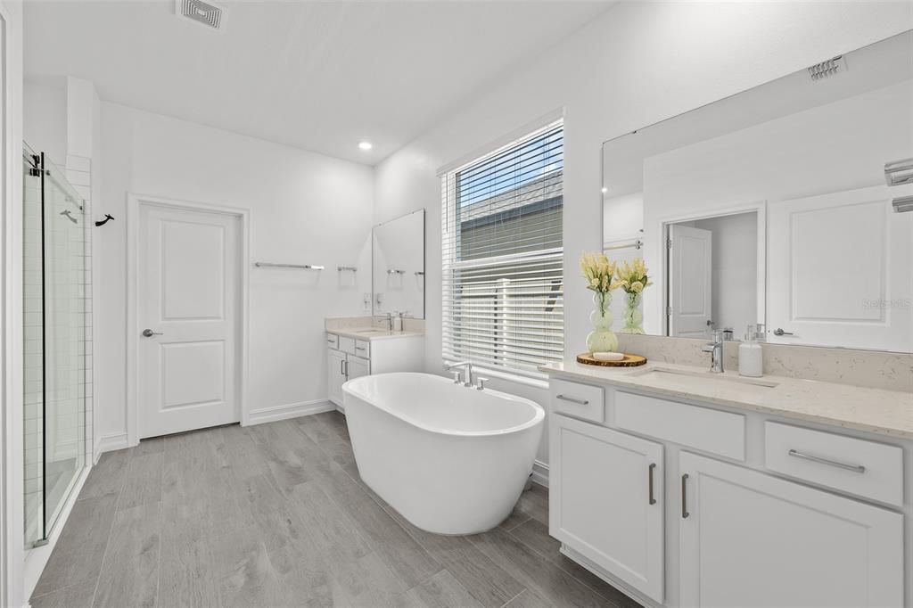 For Sale: $825,000 (5 beds, 4 baths, 3334 Square Feet)