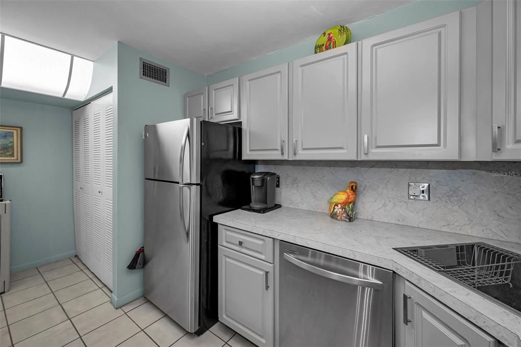 For Sale: $189,000 (2 beds, 2 baths, 1150 Square Feet)