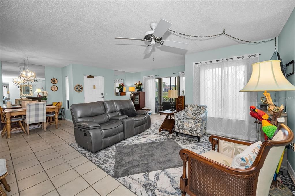 For Sale: $189,000 (2 beds, 2 baths, 1150 Square Feet)