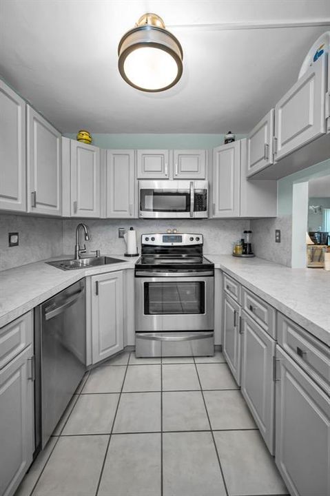 For Sale: $189,000 (2 beds, 2 baths, 1150 Square Feet)
