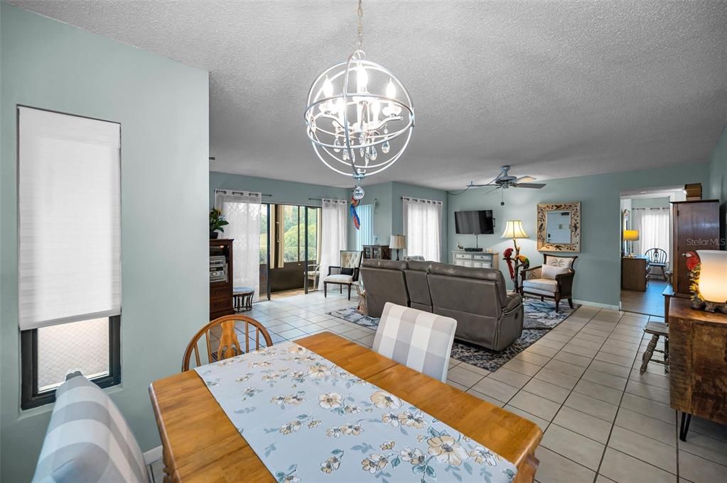 For Sale: $189,000 (2 beds, 2 baths, 1150 Square Feet)