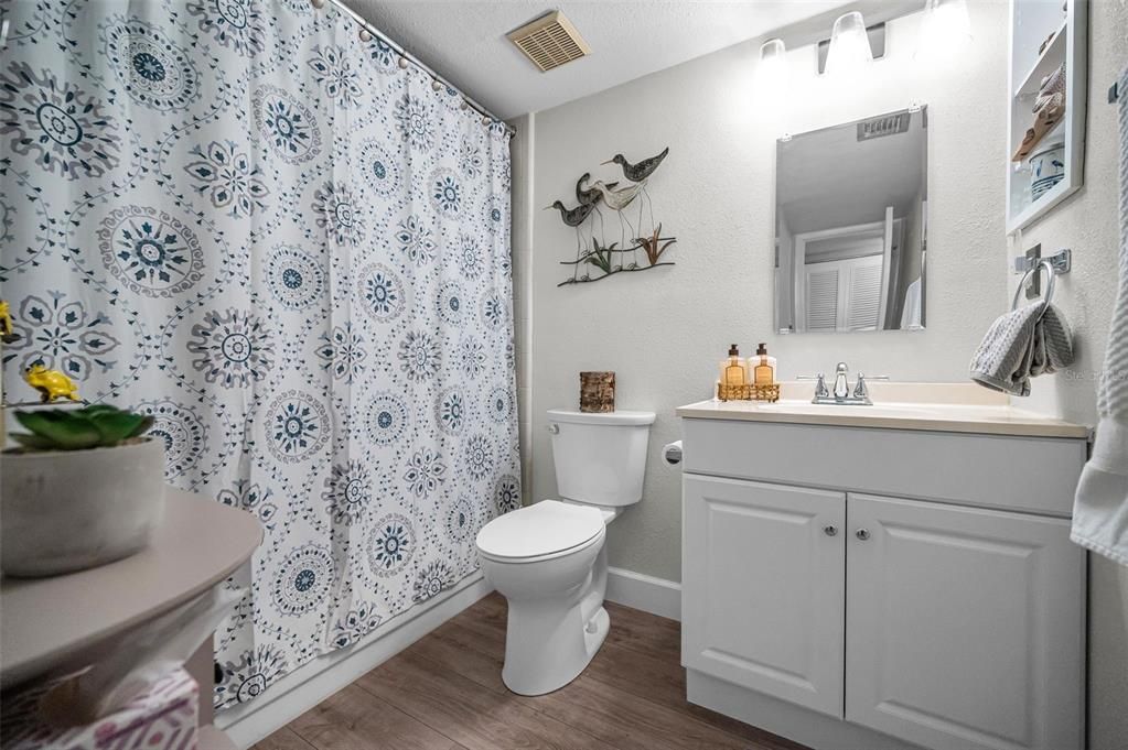 For Sale: $189,000 (2 beds, 2 baths, 1150 Square Feet)
