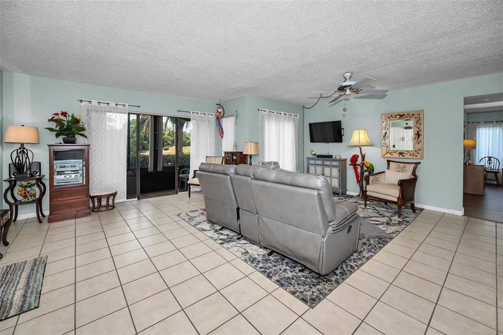 For Sale: $189,000 (2 beds, 2 baths, 1150 Square Feet)