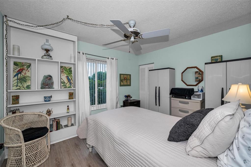For Sale: $189,000 (2 beds, 2 baths, 1150 Square Feet)