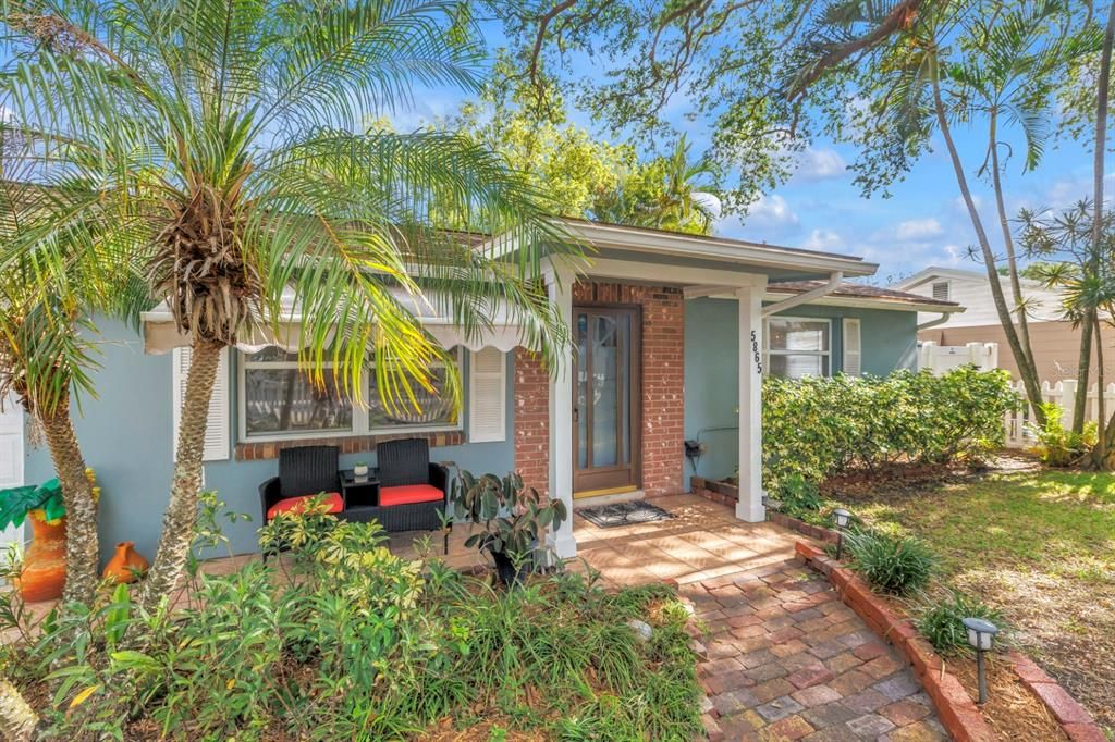 Activo con contrato: $325,000 (3 camas, 1 baños, 985 Pies cuadrados)