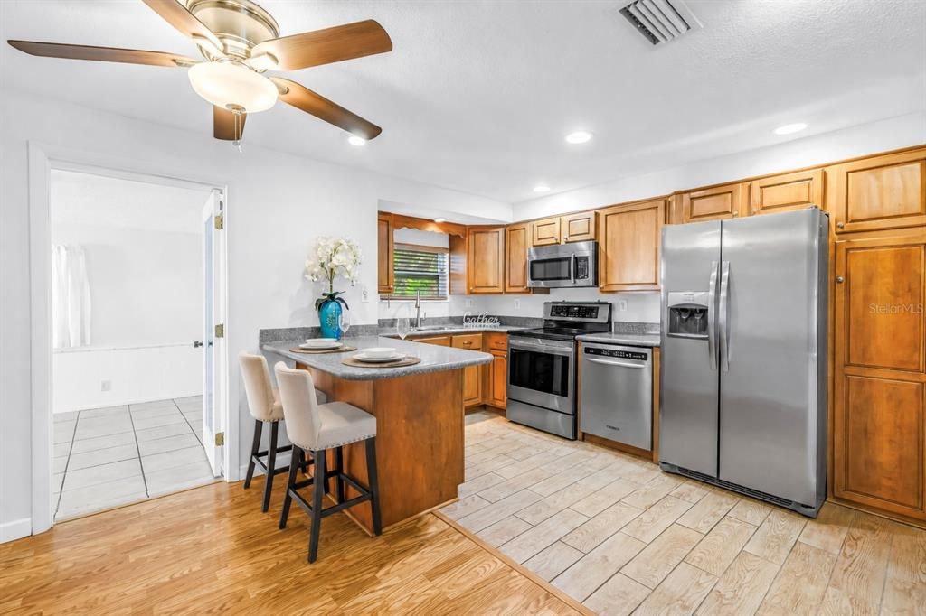 Activo con contrato: $325,000 (3 camas, 1 baños, 985 Pies cuadrados)