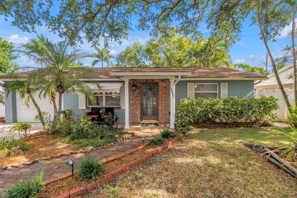 Activo con contrato: $325,000 (3 camas, 1 baños, 985 Pies cuadrados)