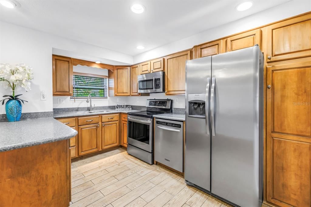 Activo con contrato: $325,000 (3 camas, 1 baños, 985 Pies cuadrados)