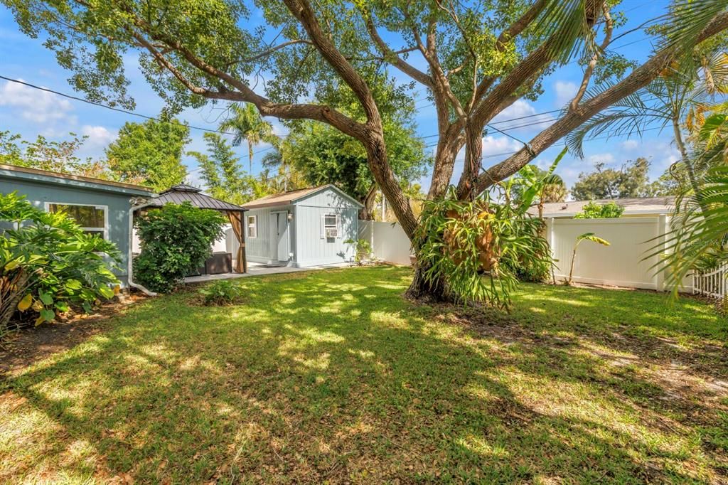 Activo con contrato: $325,000 (3 camas, 1 baños, 985 Pies cuadrados)