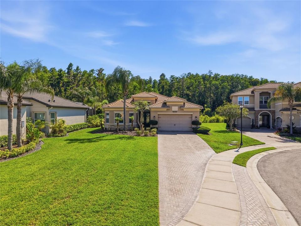 En Venta: $749,000 (3 camas, 2 baños, 2830 Pies cuadrados)