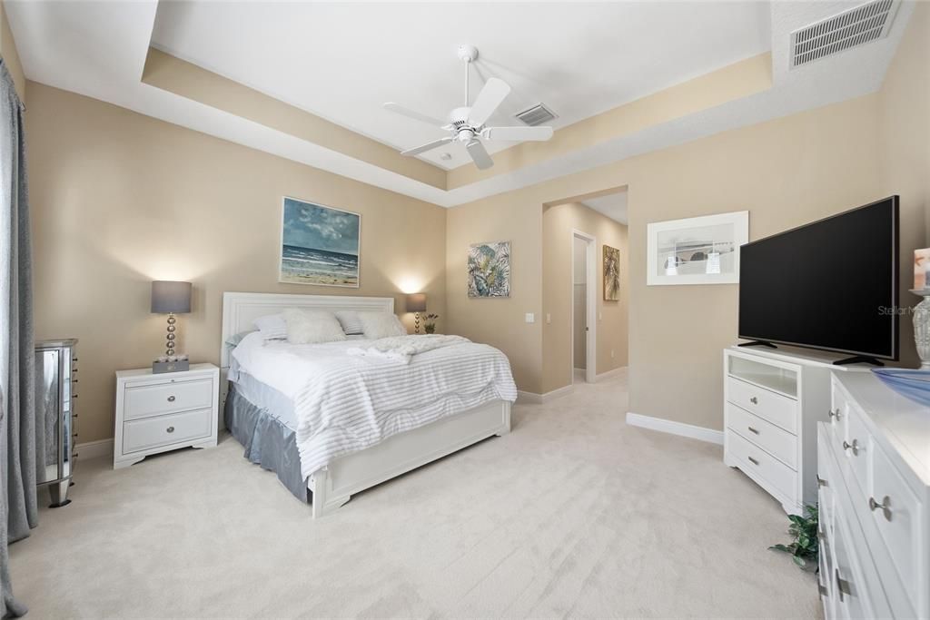 En Venta: $749,000 (3 camas, 2 baños, 2830 Pies cuadrados)