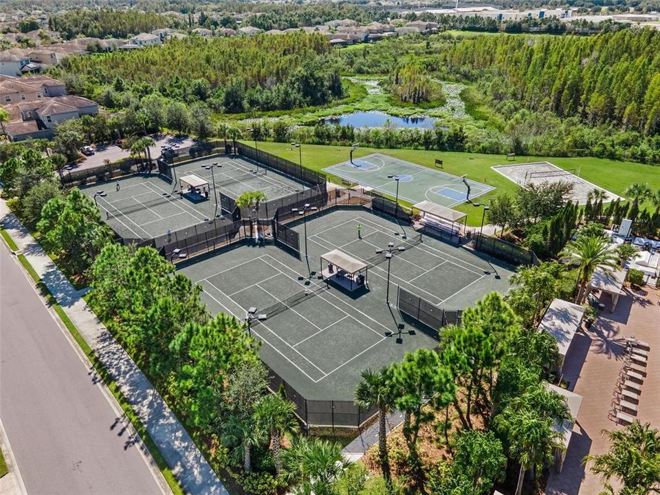 En Venta: $749,000 (3 camas, 2 baños, 2830 Pies cuadrados)