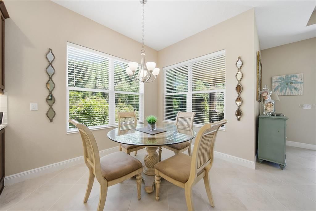 En Venta: $749,000 (3 camas, 2 baños, 2830 Pies cuadrados)