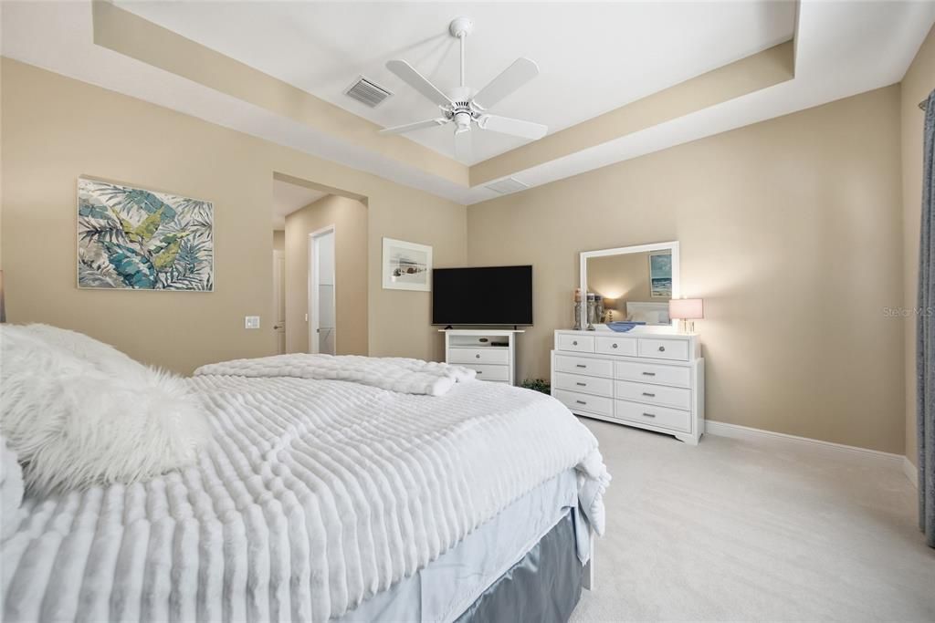 En Venta: $749,000 (3 camas, 2 baños, 2830 Pies cuadrados)