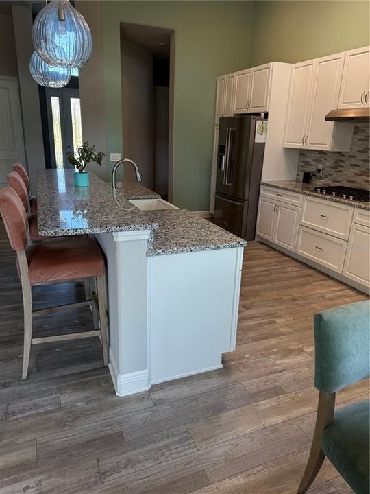 For Sale: $717,500 (2 beds, 2 baths, 2358 Square Feet)
