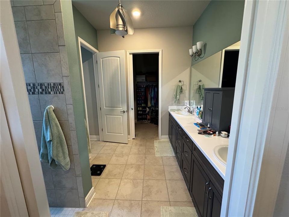 For Sale: $717,500 (2 beds, 2 baths, 2358 Square Feet)
