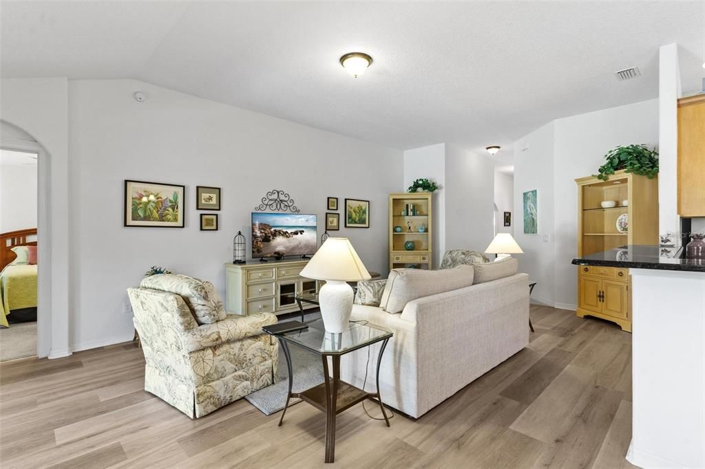 En Venta: $349,900 (3 camas, 2 baños, 1640 Pies cuadrados)