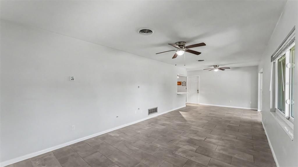 En Venta: $314,999 (3 camas, 3 baños, 1829 Pies cuadrados)