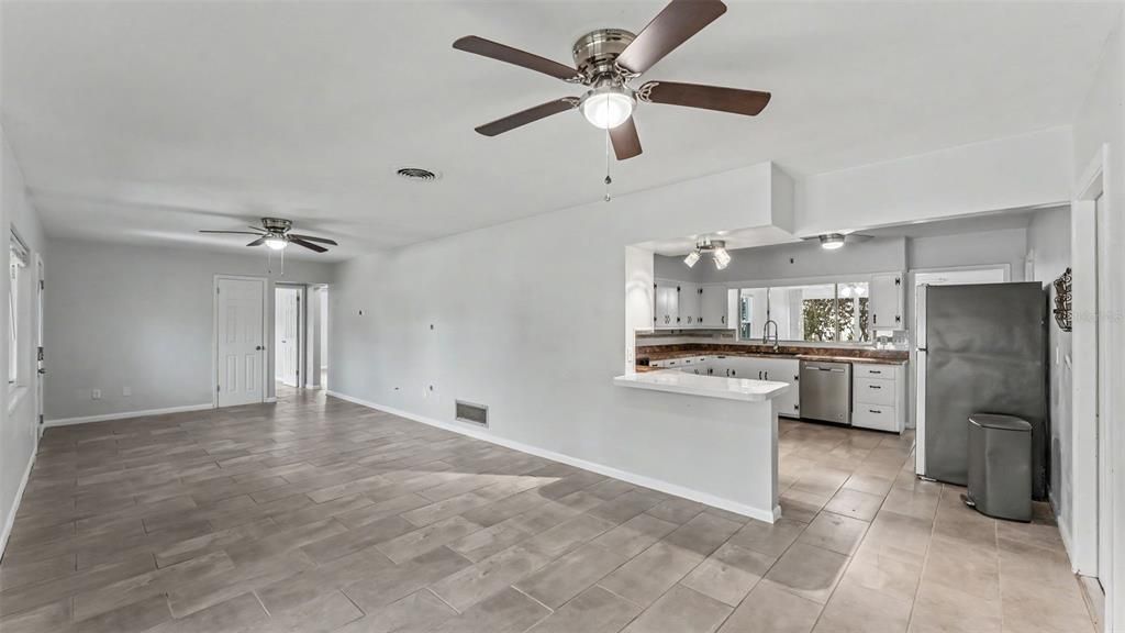 En Venta: $314,999 (3 camas, 3 baños, 1829 Pies cuadrados)