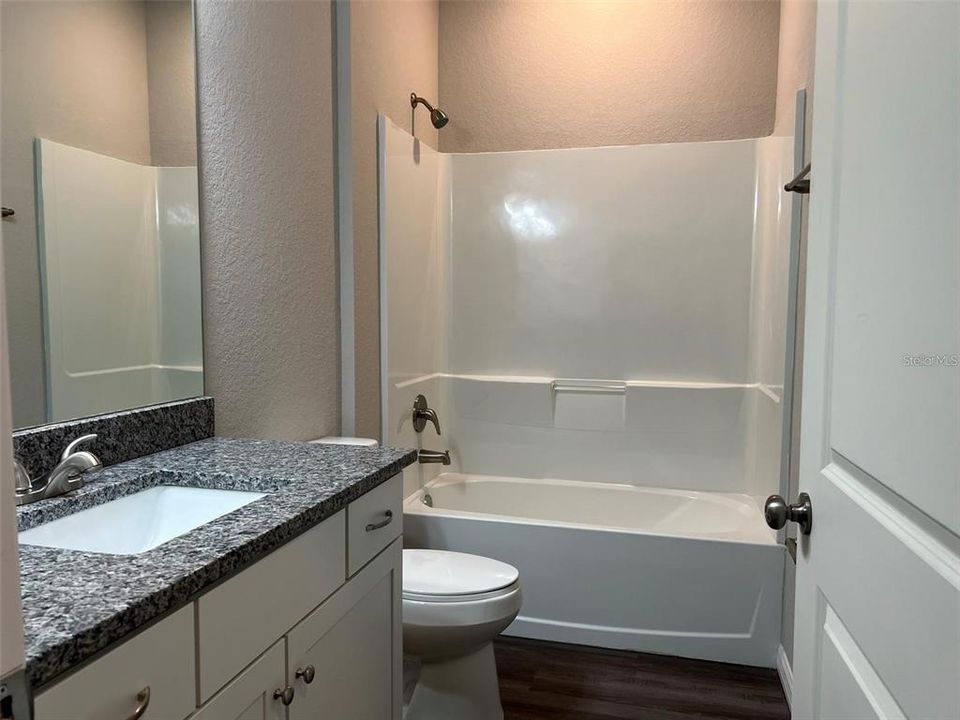 В аренду: $1,900 (3 спален, 2 ванн, 1557 Квадратных фут)