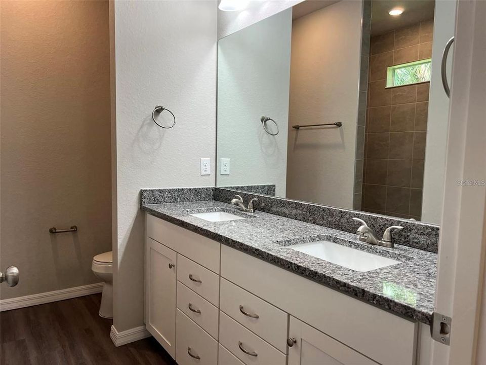 В аренду: $1,900 (3 спален, 2 ванн, 1557 Квадратных фут)