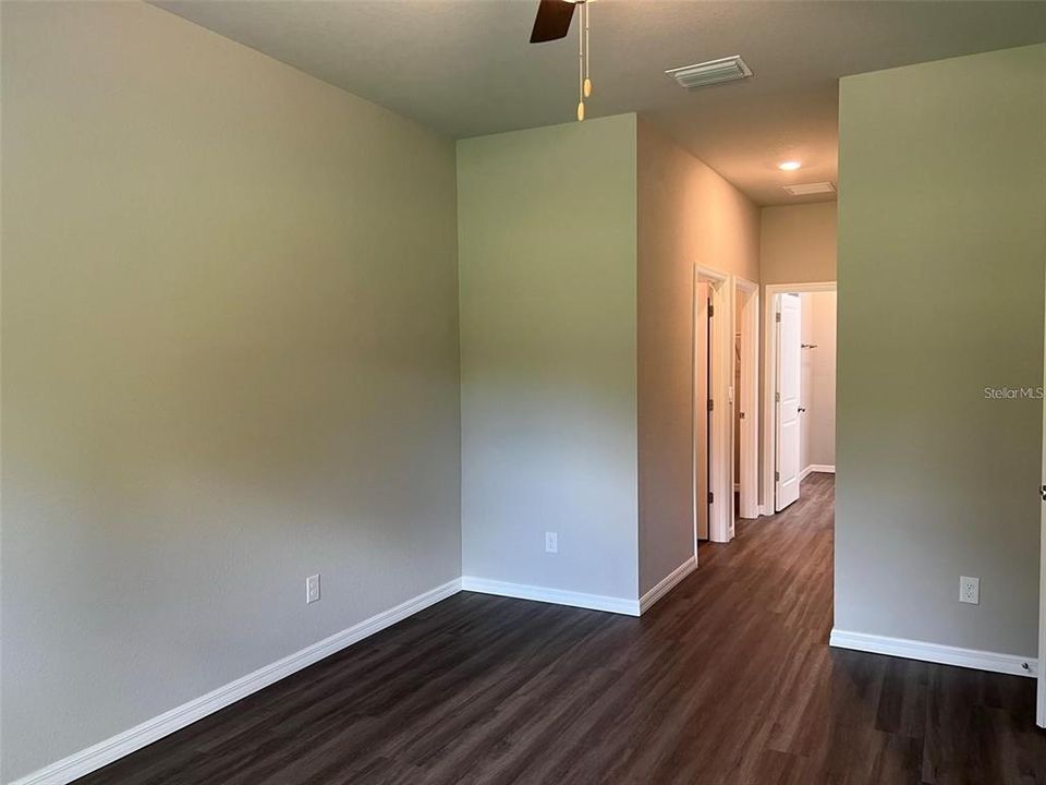 В аренду: $1,900 (3 спален, 2 ванн, 1557 Квадратных фут)