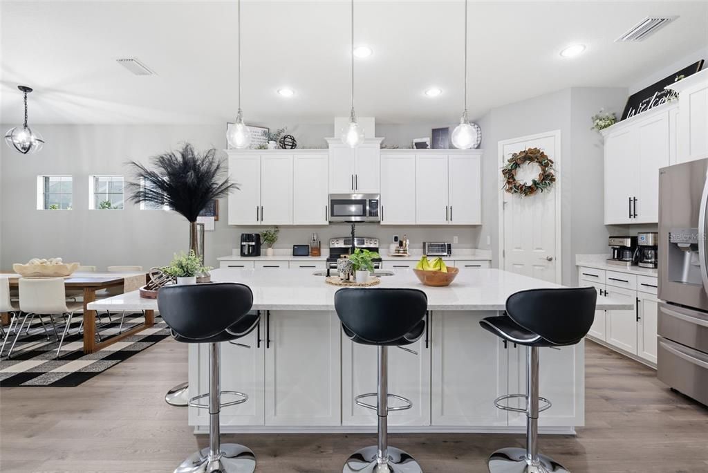 En Venta: $675,000 (4 camas, 3 baños, 2617 Pies cuadrados)
