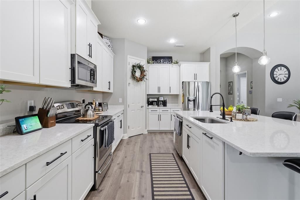 En Venta: $675,000 (4 camas, 3 baños, 2617 Pies cuadrados)