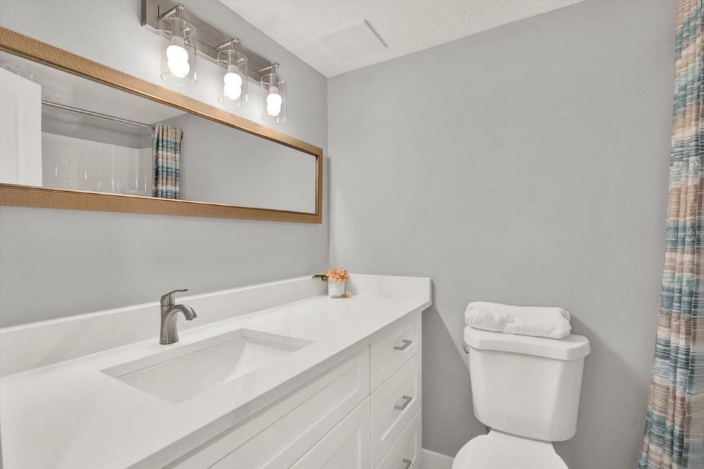 For Sale: $439,000 (2 beds, 2 baths, 1090 Square Feet)