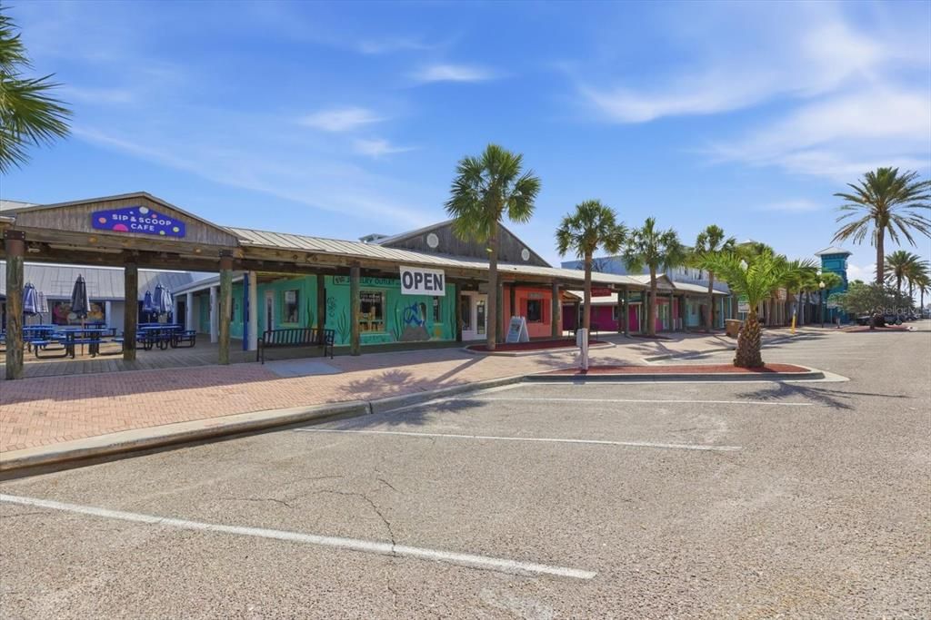 For Sale: $439,000 (2 beds, 2 baths, 1090 Square Feet)